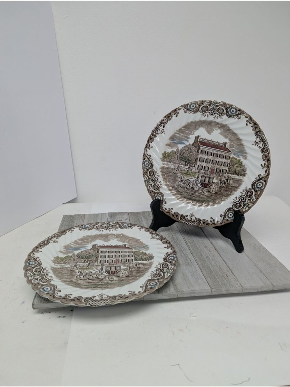 Vintage Set 2 Johnson Bros Dinner Plates Heritage Hall Georgian Townhouse 9 3/4"